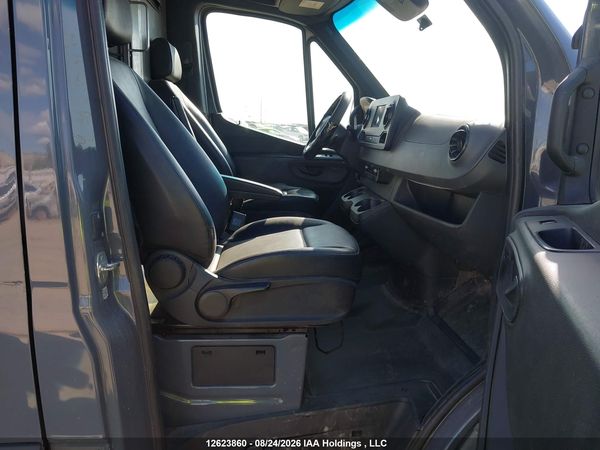 2022 MERCEDES-BENZ SPRINTER 3500 907 (VS30) — I5