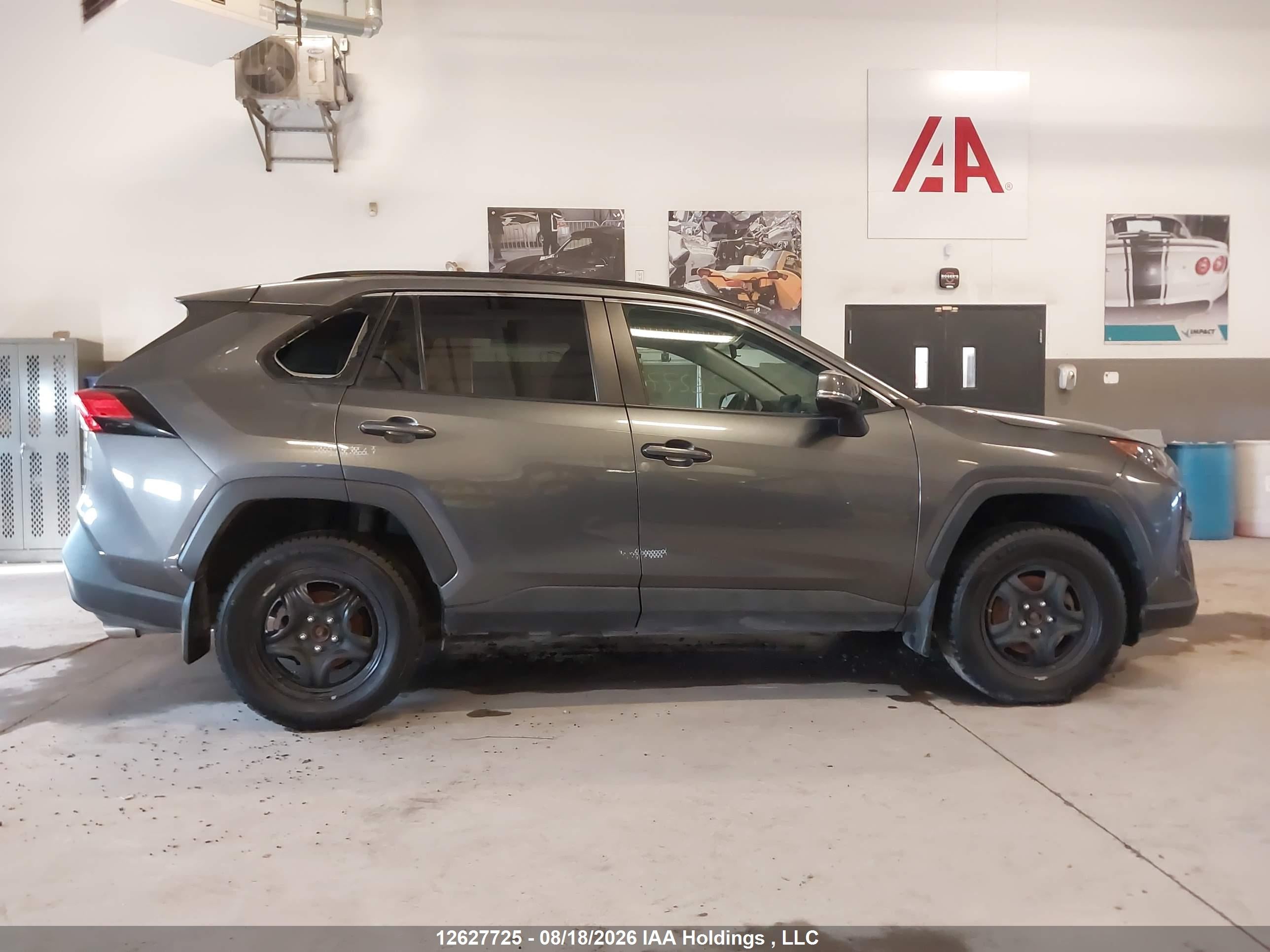 2021 TOYOTA RAV4 LE
