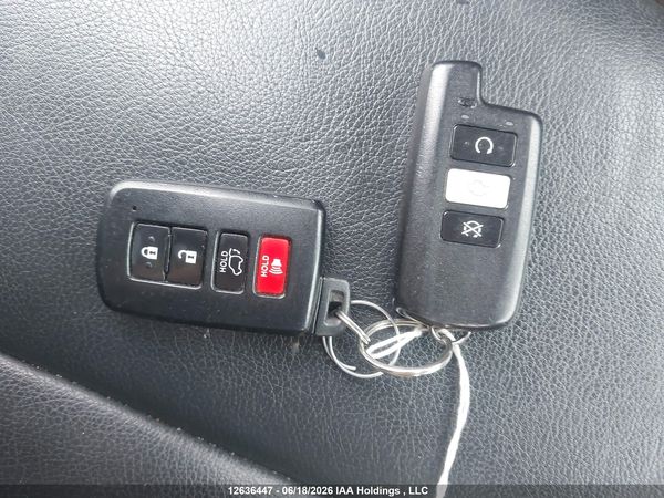 2017 TOYOTA RAV4 SE