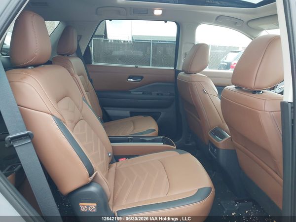 2024 NISSAN PATHFINDER PLATINUM — I8
