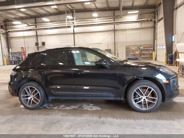 2022 PORSCHE MACAN