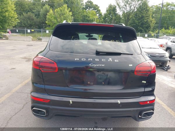 2017 PORSCHE CAYENNE PLATINUM EDITION — I16