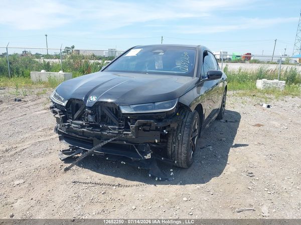 2025 BMW IX — I2