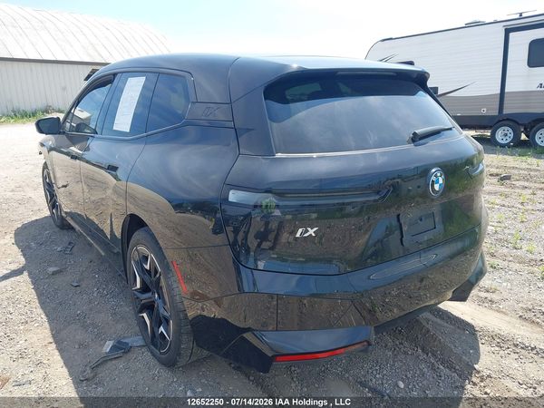 2025 BMW IX XDRIVE40 — I3