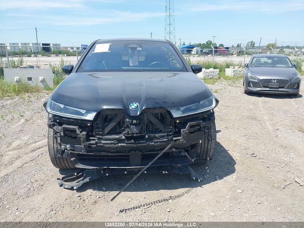 2025 BMW IX XDRIVE40 — I12