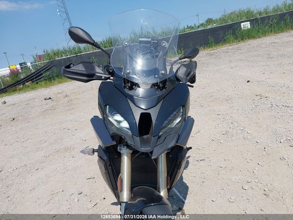 2022 BMW S 1000 XR