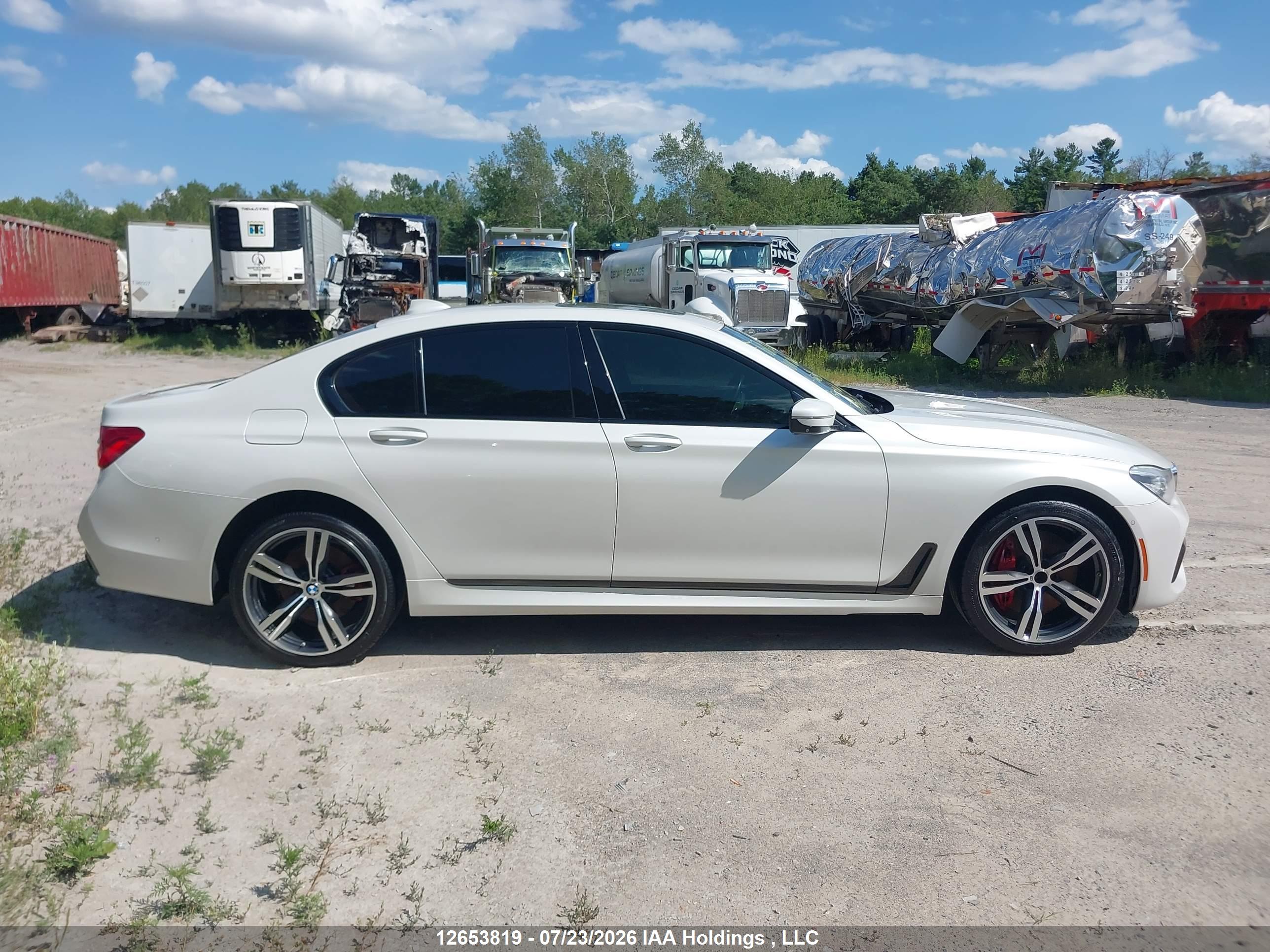 2016 BMW 750 XI