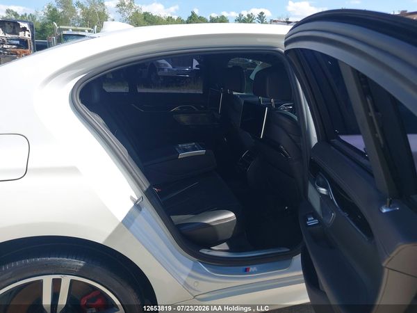 2016 BMW 750 XI