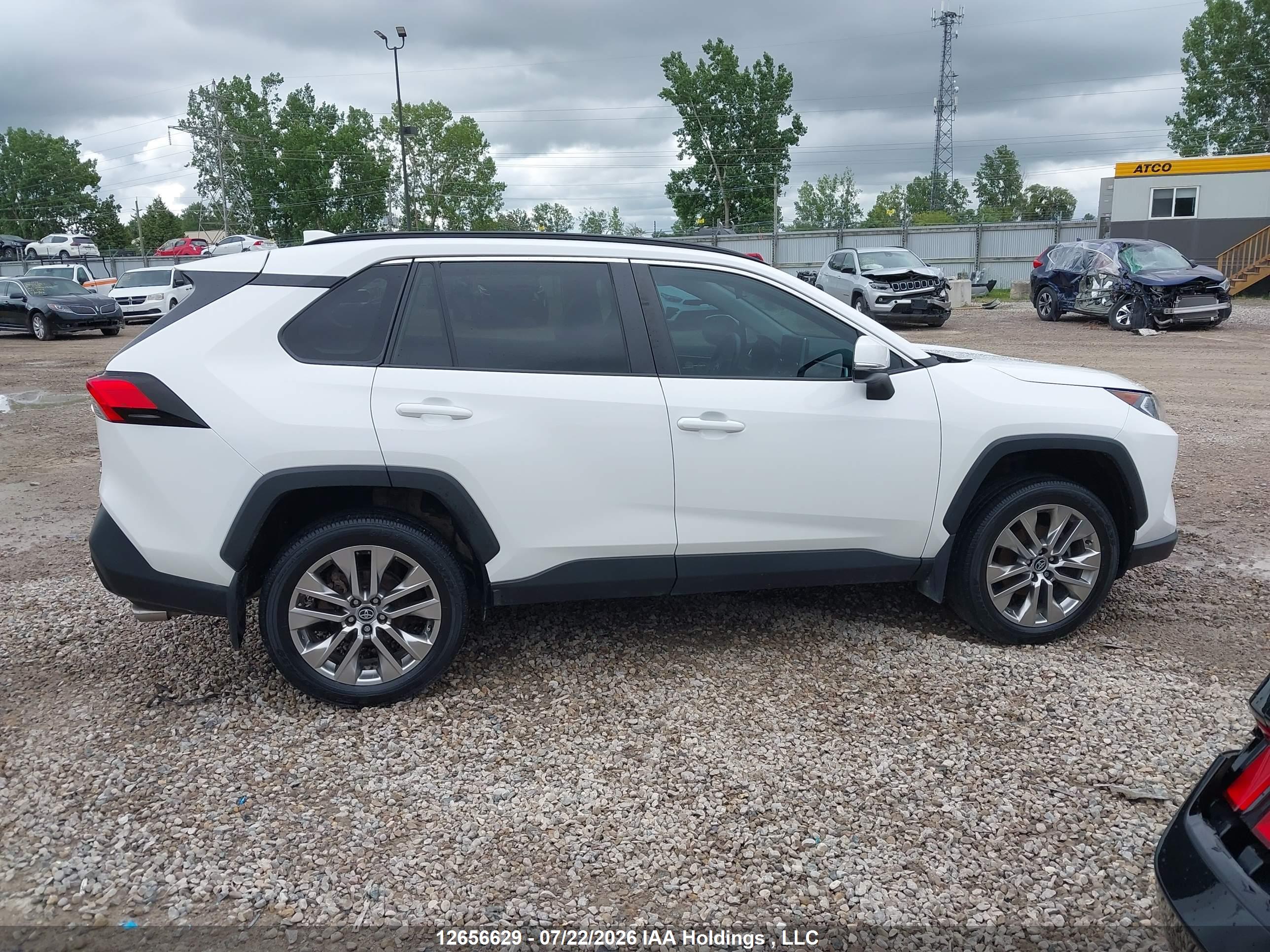 2020 TOYOTA RAV4 XLE/XLE PREMIUM