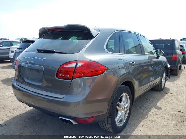 2014 PORSCHE CAYENNE PLATINUM EDITION