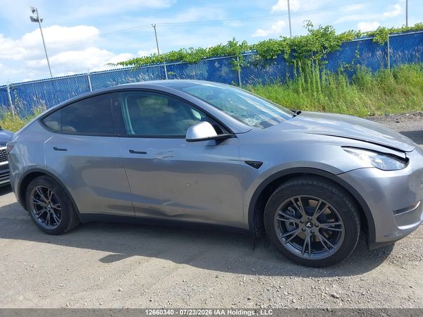 2024 TESLA MODEL Y LONG RANGE/RWD