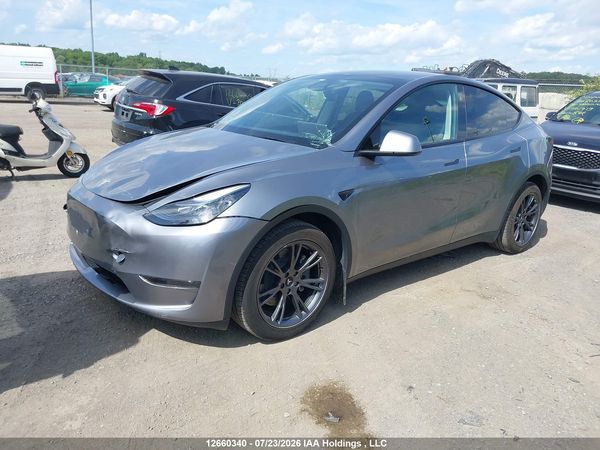 2024 TESLA MODEL Y LONG RANGE/RWD