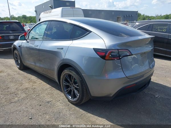 2024 TESLA MODEL Y LONG RANGE/RWD