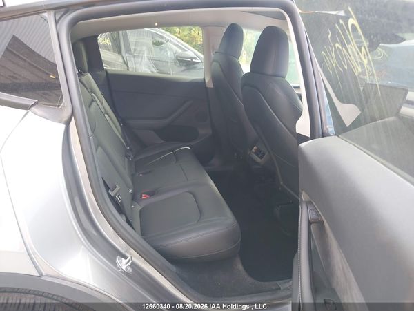 2024 TESLA MODEL Y LONG RANGE/RWD