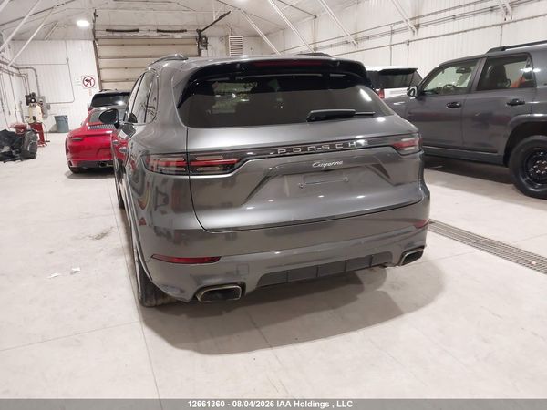 2021 PORSCHE CAYENNE