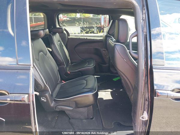 2025 CHRYSLER PACIFICA LIMITED — I8