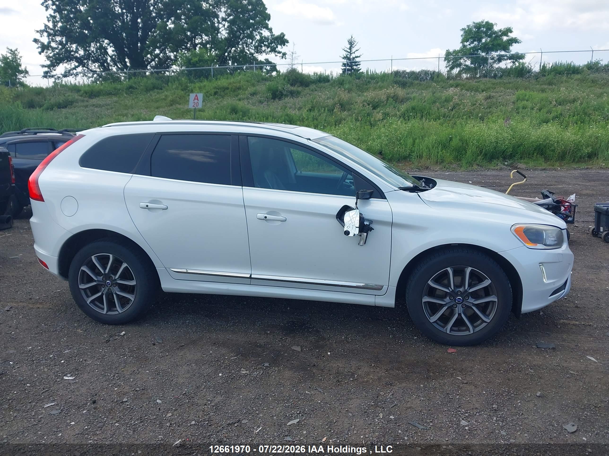 2016 VOLVO XC60