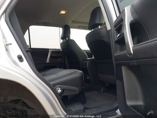 2024 TOYOTA 4RUNNER SR5 Prem