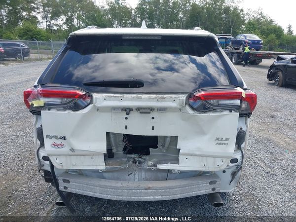 2022 TOYOTA RAV4 XLE