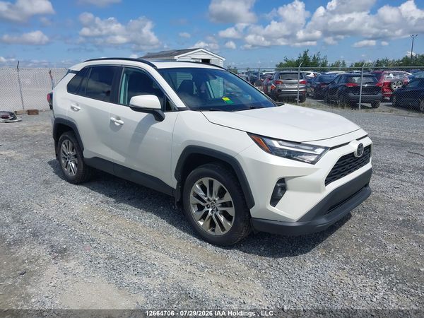 2022 TOYOTA RAV4 XLE