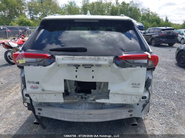 2022 TOYOTA RAV4 XLE