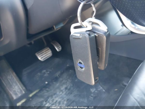 2016 VOLVO V60