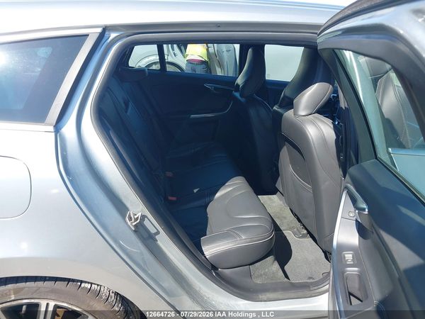 2016 VOLVO V60