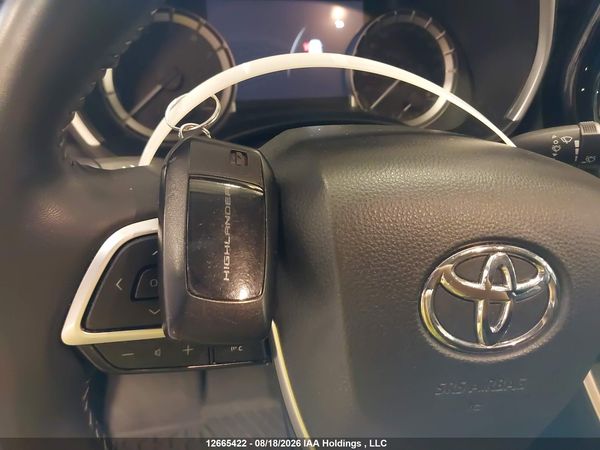 2025 TOYOTA HIGHLANDER xle