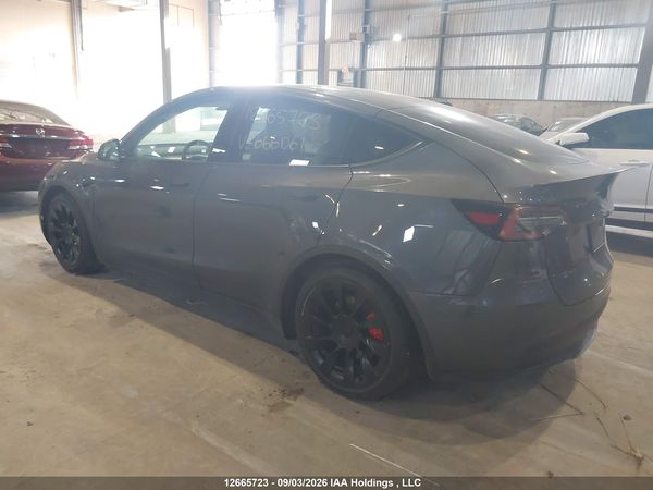 2023 TESLA MODEL Y — I3