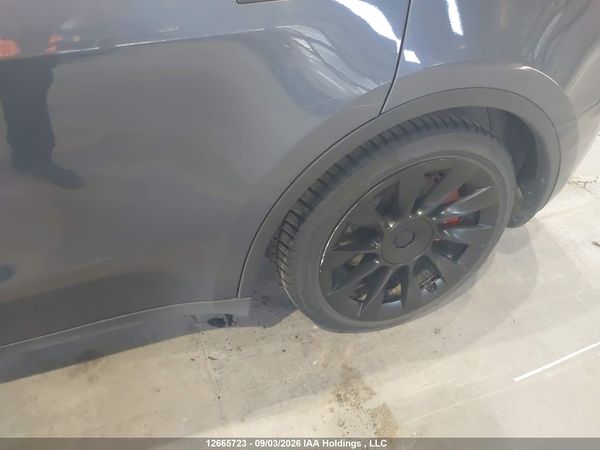 2023 TESLA MODEL Y — I6