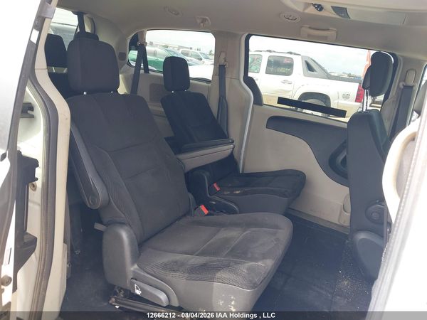 2017 DODGE GRAND CARAVAN SE — I8