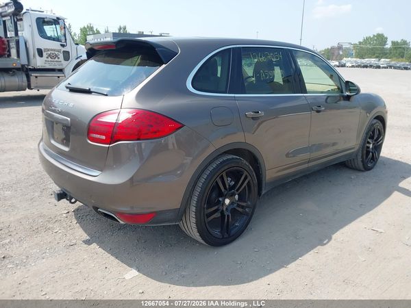 2014 PORSCHE CAYENNE S