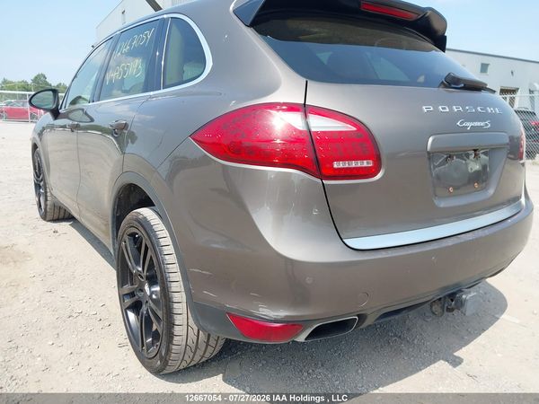2014 PORSCHE CAYENNE S