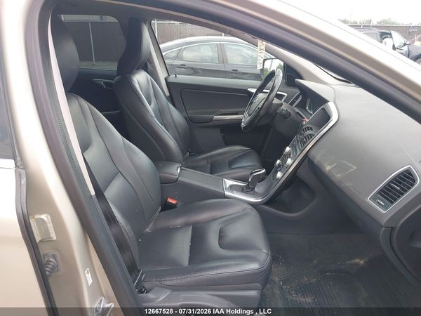 2017 VOLVO XC60 T6/PREMIER