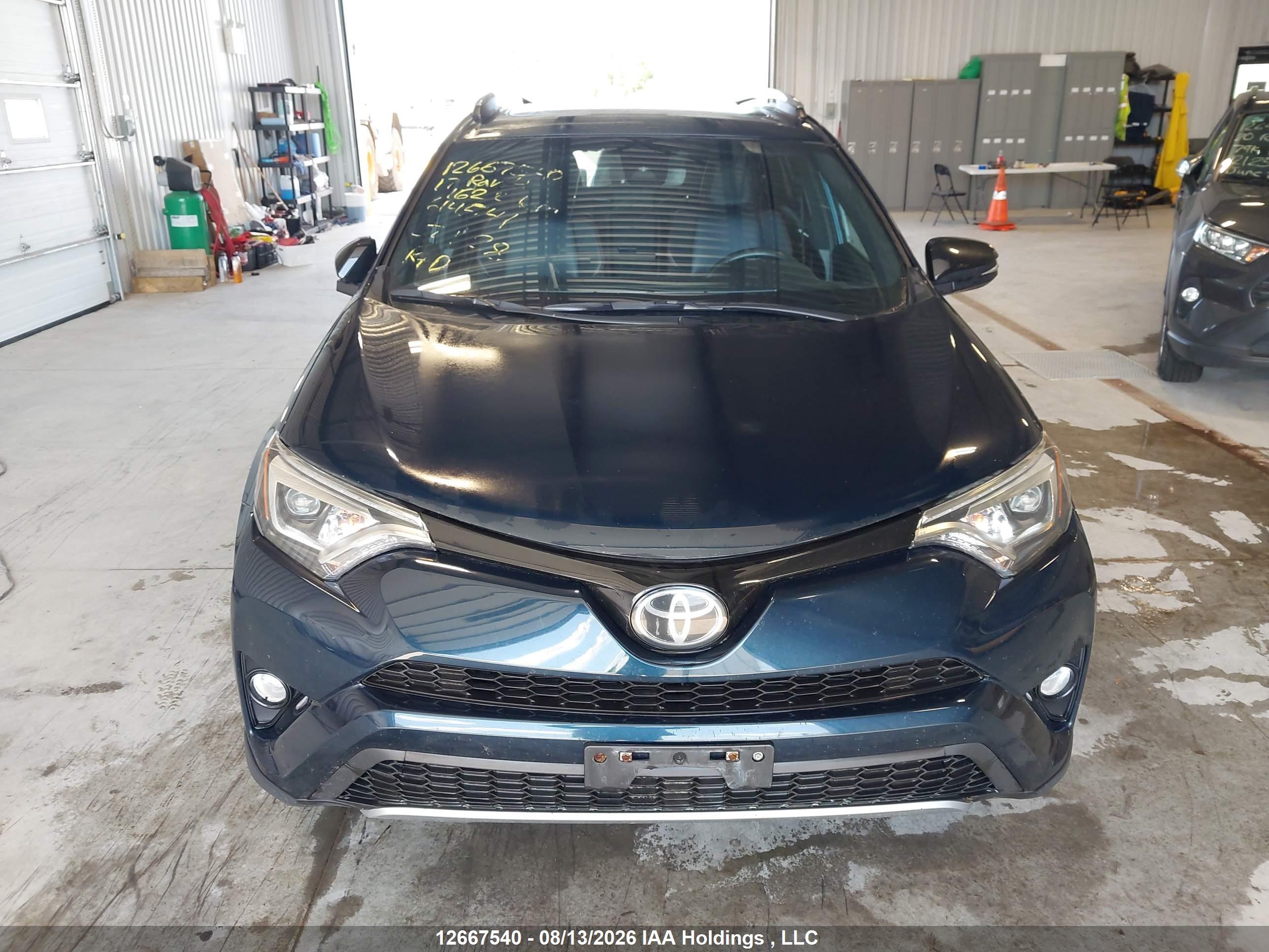 2017 TOYOTA RAV4 SE