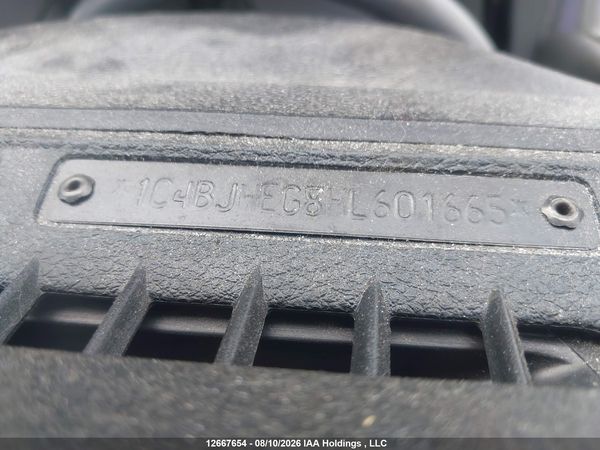 2017 JEEP WRANGLER UNLIMITED SAHARA — I19