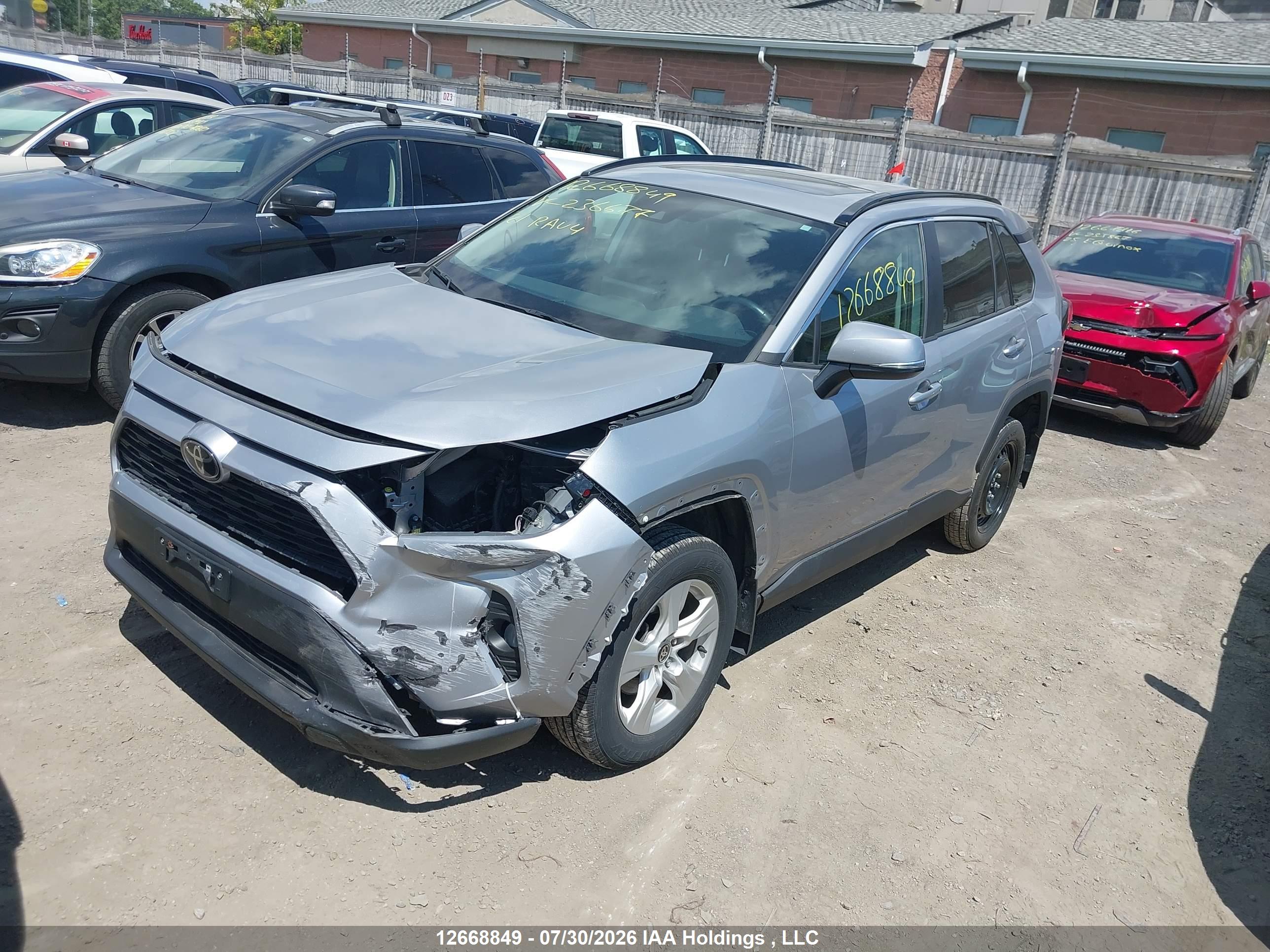 2021 TOYOTA RAV4 XLE/XLE PREMIUM — I2