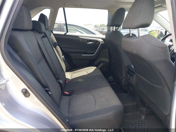 2021 TOYOTA RAV4 XLE/XLE PREMIUM — I8