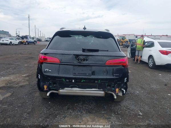 2024 AUDI Q5 S Line quattro Prestige