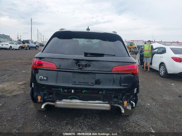 2024 AUDI Q5 S Line quattro Prestige