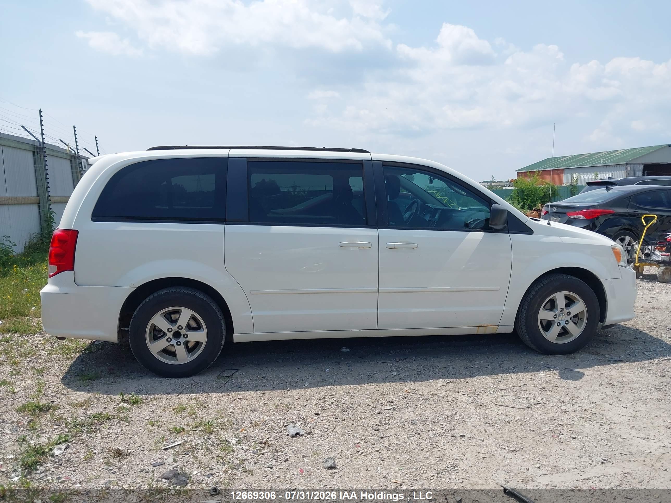 2012 DODGE GRAND CARAVAN SE