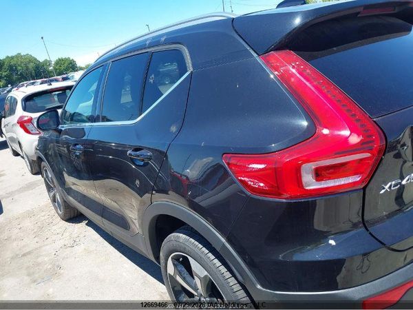2020 VOLVO XC40 T5 INSCRIPTION