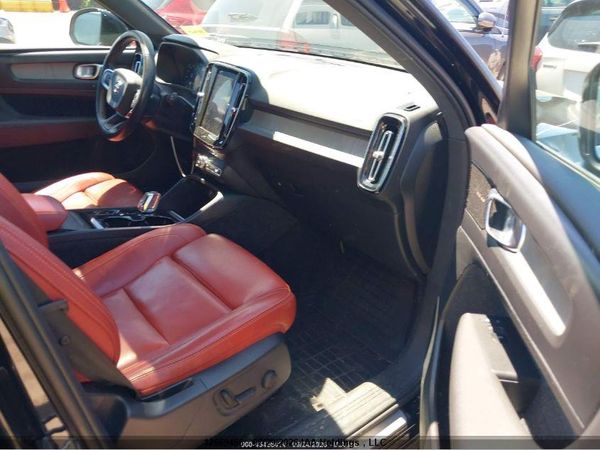 2020 VOLVO XC40 T5 INSCRIPTION