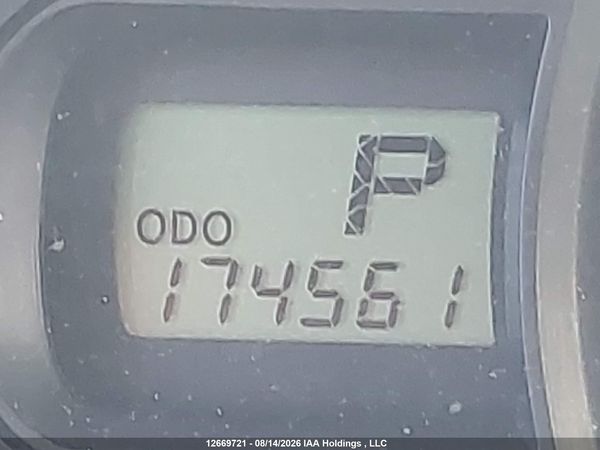 2013 TOYOTA SIENNA LE