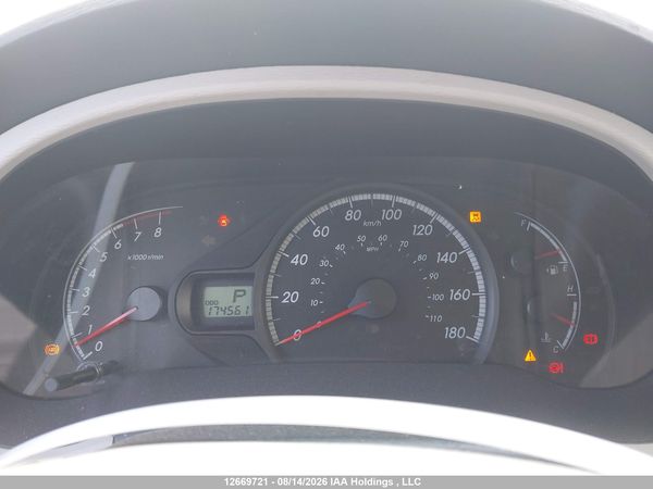 2013 TOYOTA SIENNA LE