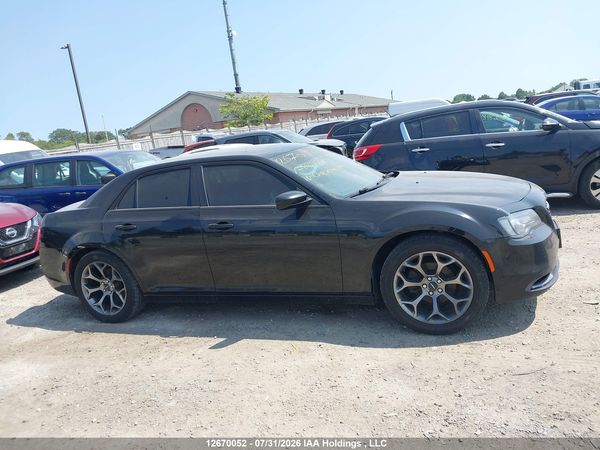 2016 CHRYSLER 300 300S — I13