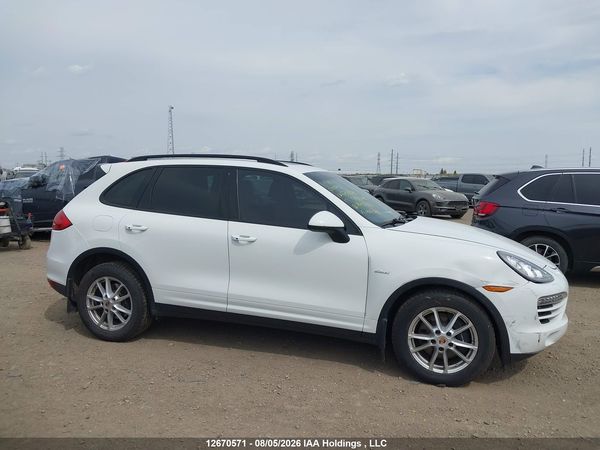 2013 PORSCHE CAYENNE