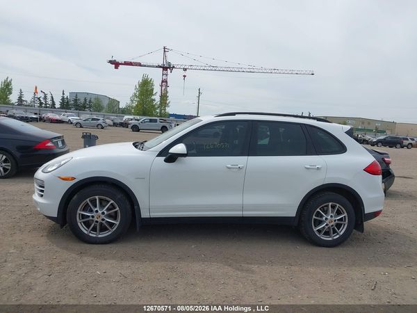 2013 PORSCHE CAYENNE