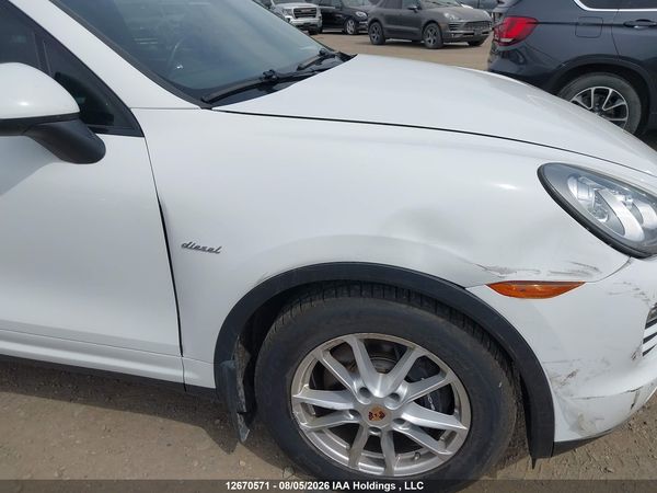 2013 PORSCHE CAYENNE