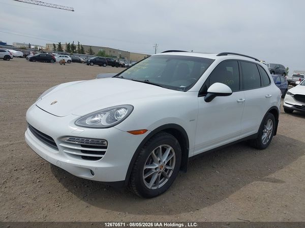 2013 PORSCHE CAYENNE